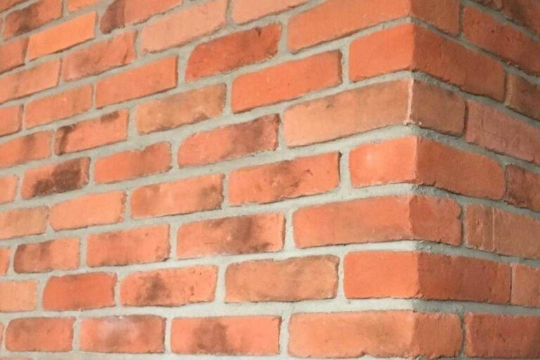 Płytki ceglane na ścianę , rodzaje i ich zastosowanie - Cztery oblicza czerwonych odcieni starych cegieł narożnik czerwony