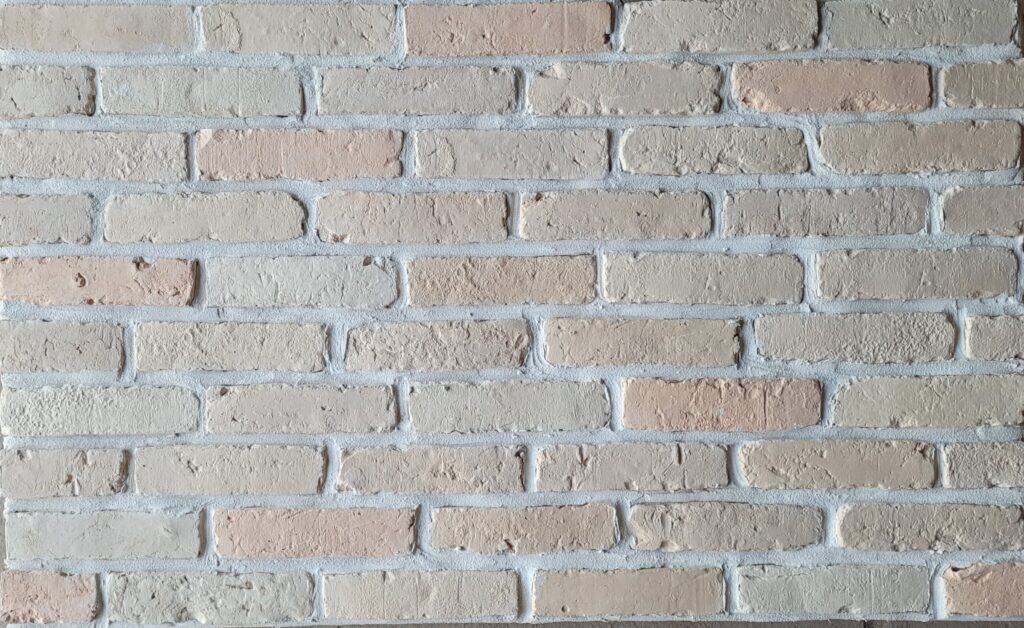Stare cegły , płytki na ścianę od Manufaktury Cegieł nr 1.na rynku– nadają Twoim wnętrzom autentyczność unikalnego charakteru i piękna Płytki ze starych cegieł na ścianie w odcieniach beżu